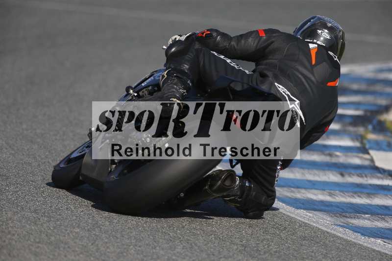 /Archiv-2024/02 29.01.-02.02.2024 Moto Center Thun Jerez/Gruppe schwarz-black/backside